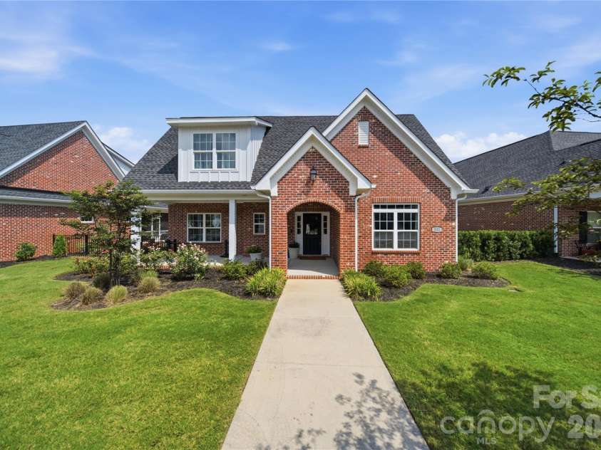 531 Buckview Lane, Elgin, SC 29045.  MLS# CAR4418868, YatesRealty ID 47683. All Brick Luxury Living