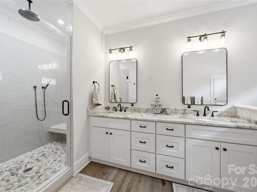 531 Buckview Lane, Elgin, SC 29045.  MLS# CAR4418868, YatesRealty ID 47683. Exceptional Primary Bath