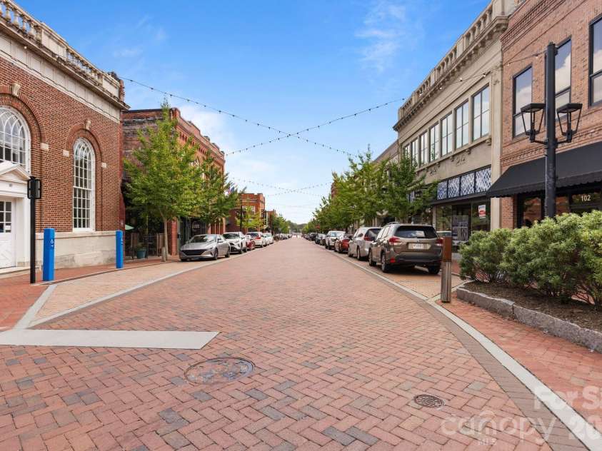 206 Oakland Avenue, Greer, SC 29650.  MLS# CAR4418978, YatesRealty ID 47684. Downtown Greer