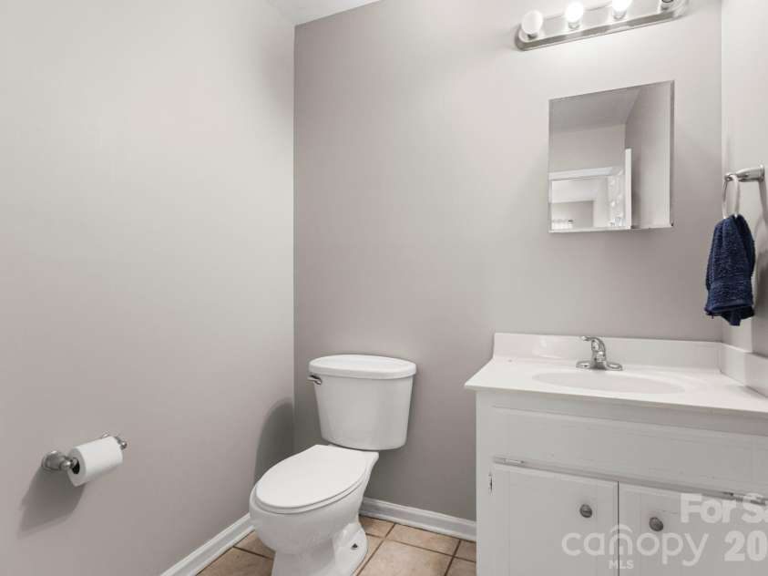 206 Oakland Avenue, Greer, SC 29650.  MLS# CAR4418978, YatesRealty ID 47684. Primary bathroom
