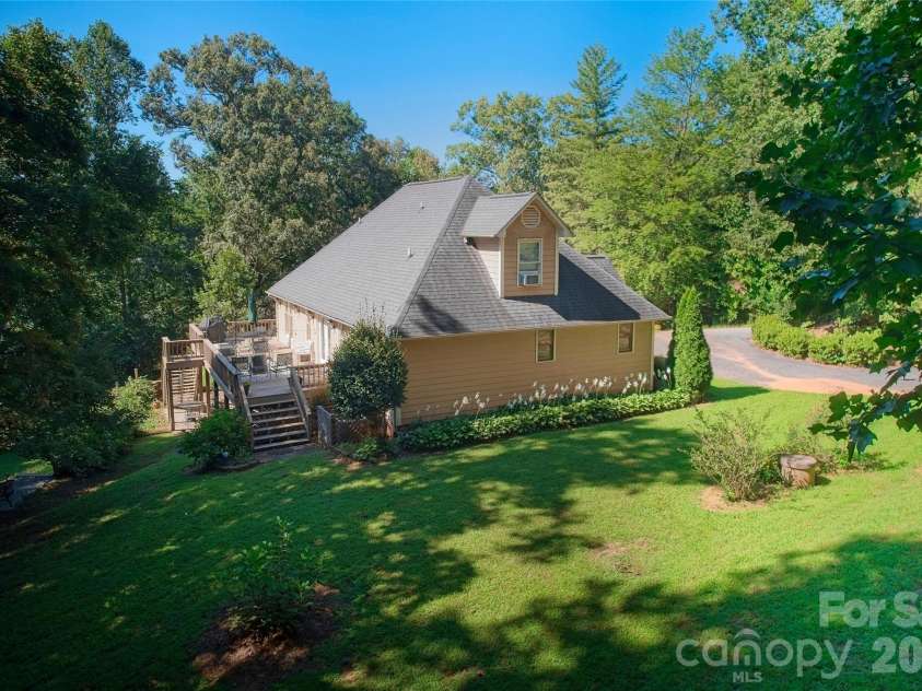 266 Cedarbrook Lane, Nebo, NC 28761.  MLS# CAR4417563, YatesRealty ID 47686. 