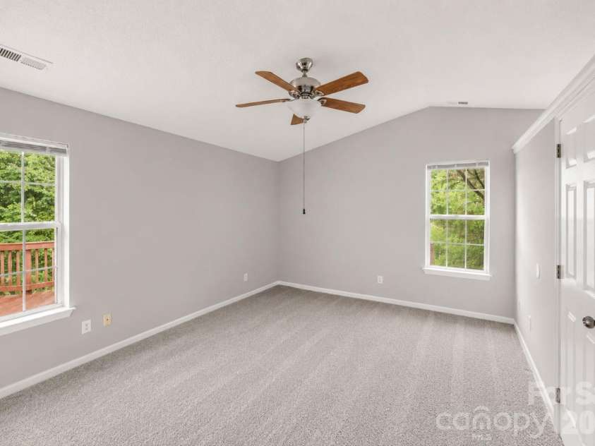 1828 Sugar Hollow Drive, Charlotte, NC 28214.  MLS# CAR4407302, YatesRealty ID 47687. 
