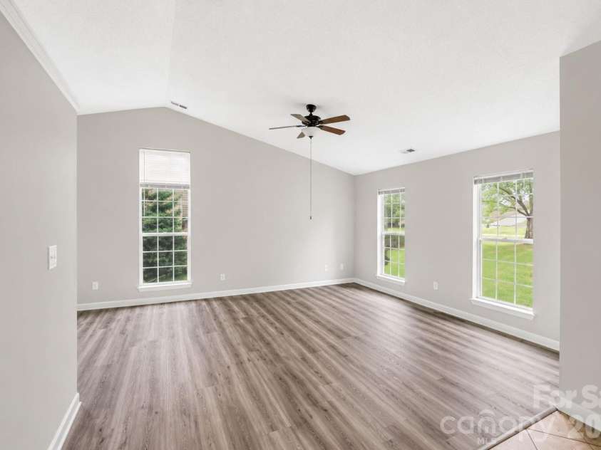1828 Sugar Hollow Drive, Charlotte, NC 28214.  MLS# CAR4407302, YatesRealty ID 47687. 
