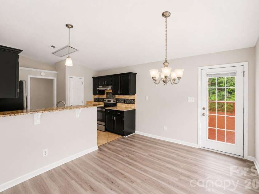 1828 Sugar Hollow Drive, Charlotte, NC 28214.  MLS# CAR4407302, YatesRealty ID 47687. 