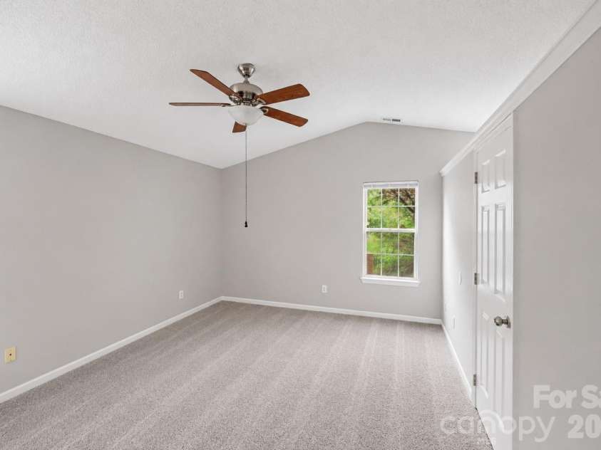 1828 Sugar Hollow Drive, Charlotte, NC 28214.  MLS# CAR4407302, YatesRealty ID 47687. 
