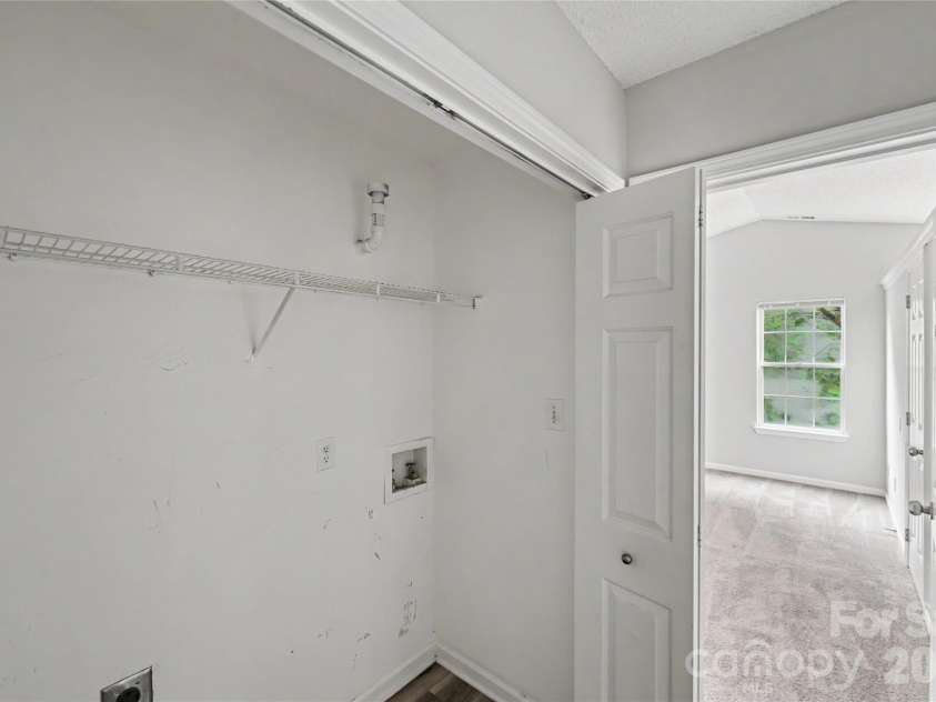 1828 Sugar Hollow Drive, Charlotte, NC 28214.  MLS# CAR4407302, YatesRealty ID 47687. 