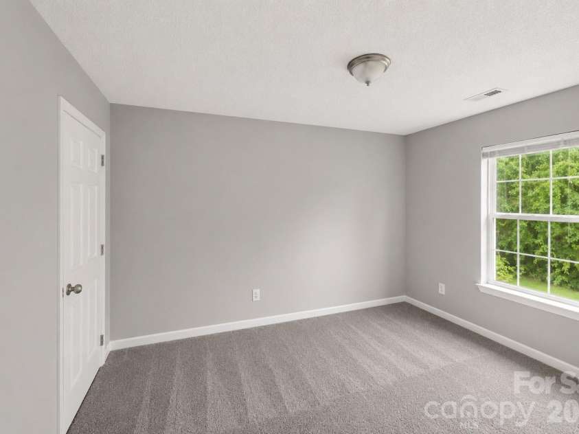 1828 Sugar Hollow Drive, Charlotte, NC 28214.  MLS# CAR4407302, YatesRealty ID 47687. 