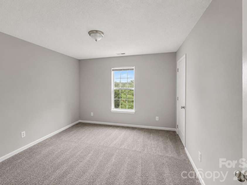 1828 Sugar Hollow Drive, Charlotte, NC 28214.  MLS# CAR4407302, YatesRealty ID 47687. 