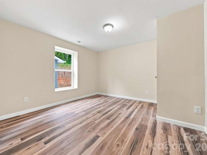 109 Countryside Drive, Lenoir, NC 28645.  MLS# CAR4419459, YatesRealty ID 47688. 