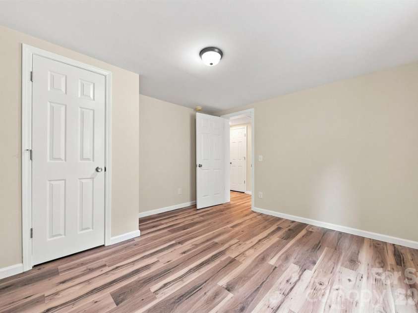 109 Countryside Drive, Lenoir, NC 28645.  MLS# CAR4419459, YatesRealty ID 47688. 