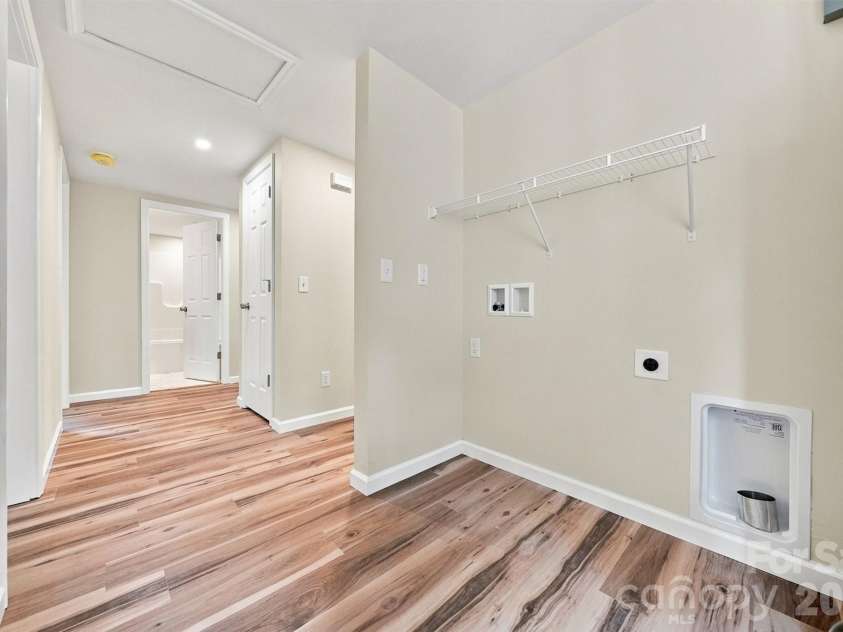 109 Countryside Drive, Lenoir, NC 28645.  MLS# CAR4419459, YatesRealty ID 47688. 