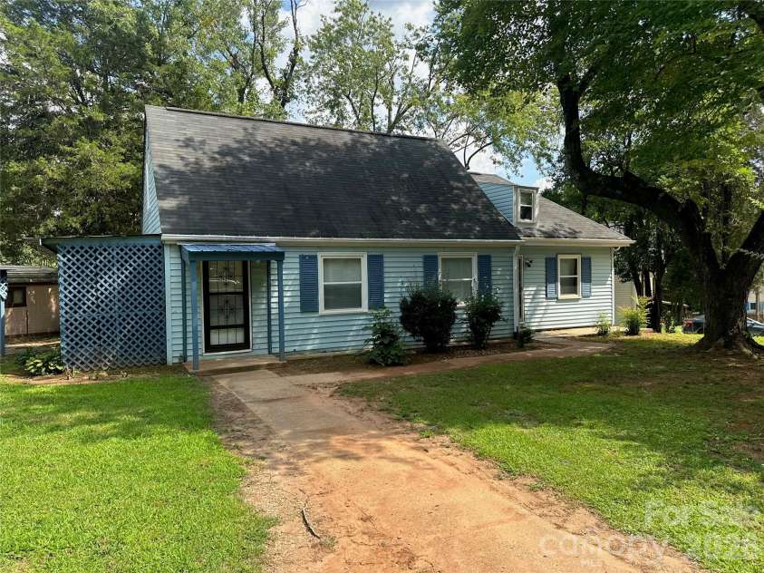 1012 Louise Road, Winston Salem, NC 27107.  MLS# CAR4419508, YatesRealty ID 47691. 