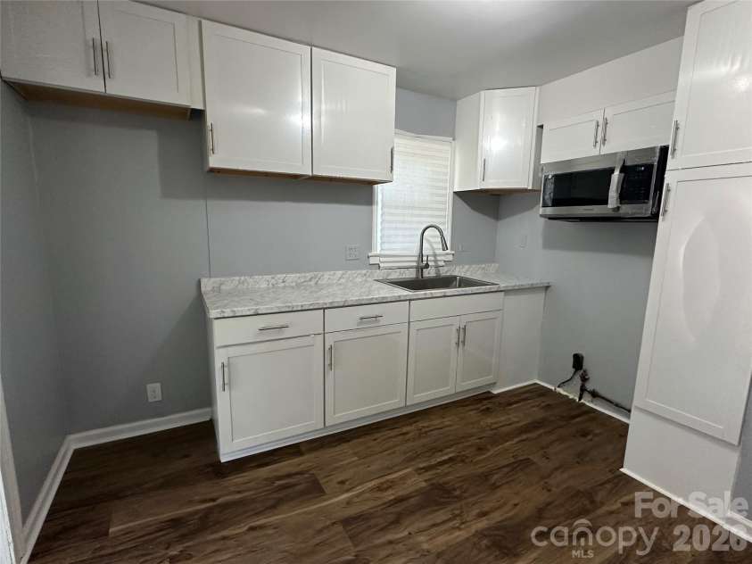 1012 Louise Road, Winston Salem, NC 27107.  MLS# CAR4419508, YatesRealty ID 47691. Kitchen
