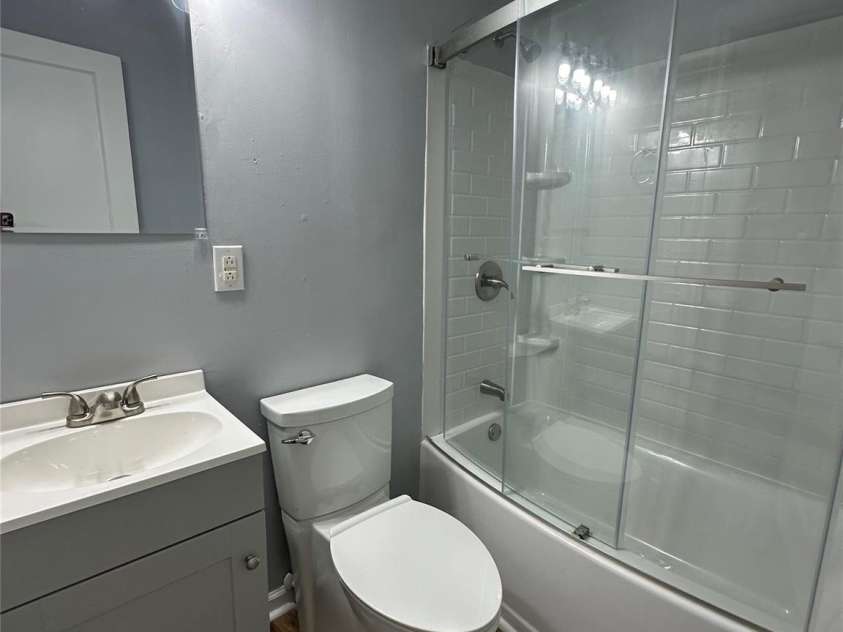 1012 Louise Road, Winston Salem, NC 27107.  MLS# CAR4419508, YatesRealty ID 47691. Main bath