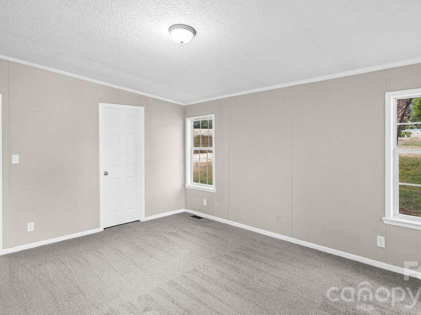 492 Bethlehem Road, Statesville, NC 28677.  MLS# CAR4419534, YatesRealty ID 47693. 