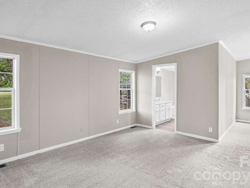 492 Bethlehem Road, Statesville, NC 28677.  MLS# CAR4419534, YatesRealty ID 47693. 