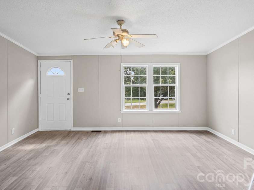 492 Bethlehem Road, Statesville, NC 28677.  MLS# CAR4419534, YatesRealty ID 47693. 