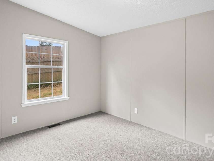 492 Bethlehem Road, Statesville, NC 28677.  MLS# CAR4419534, YatesRealty ID 47693. 