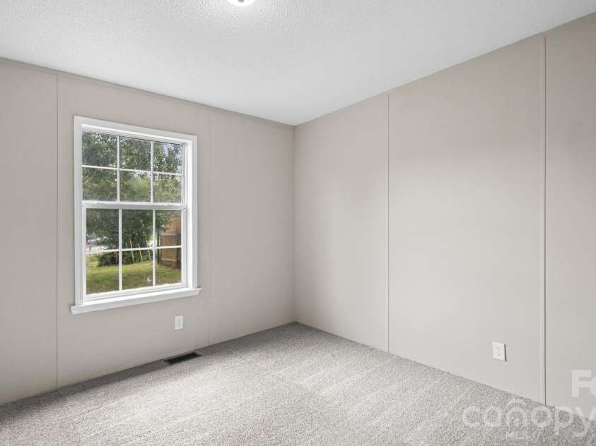 492 Bethlehem Road, Statesville, NC 28677.  MLS# CAR4419534, YatesRealty ID 47693. 