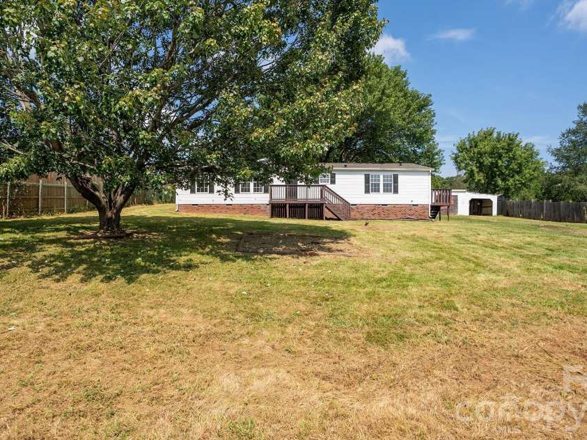 492 Bethlehem Road, Statesville, NC 28677.  MLS# CAR4419534, YatesRealty ID 47693. 