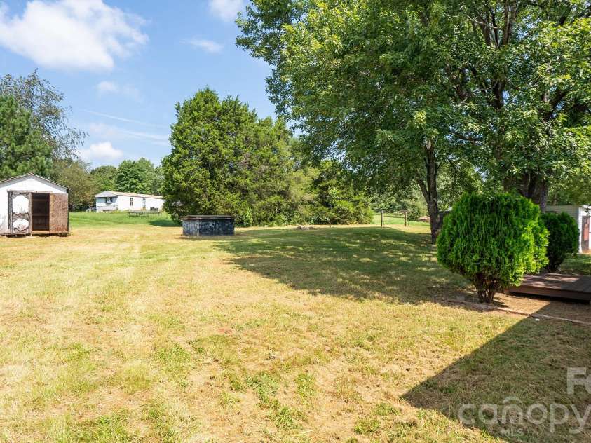 492 Bethlehem Road, Statesville, NC 28677.  MLS# CAR4419534, YatesRealty ID 47693. 