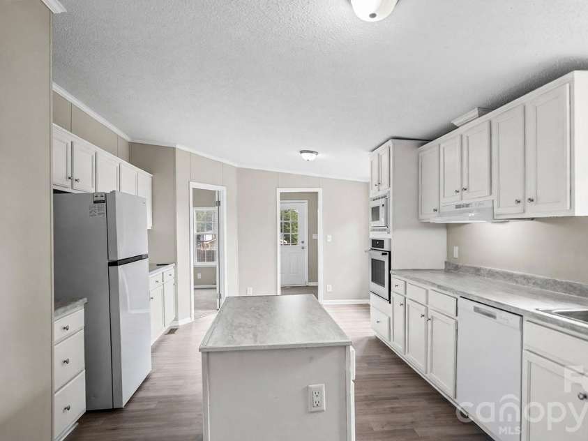 492 Bethlehem Road, Statesville, NC 28677.  MLS# CAR4419534, YatesRealty ID 47693. 