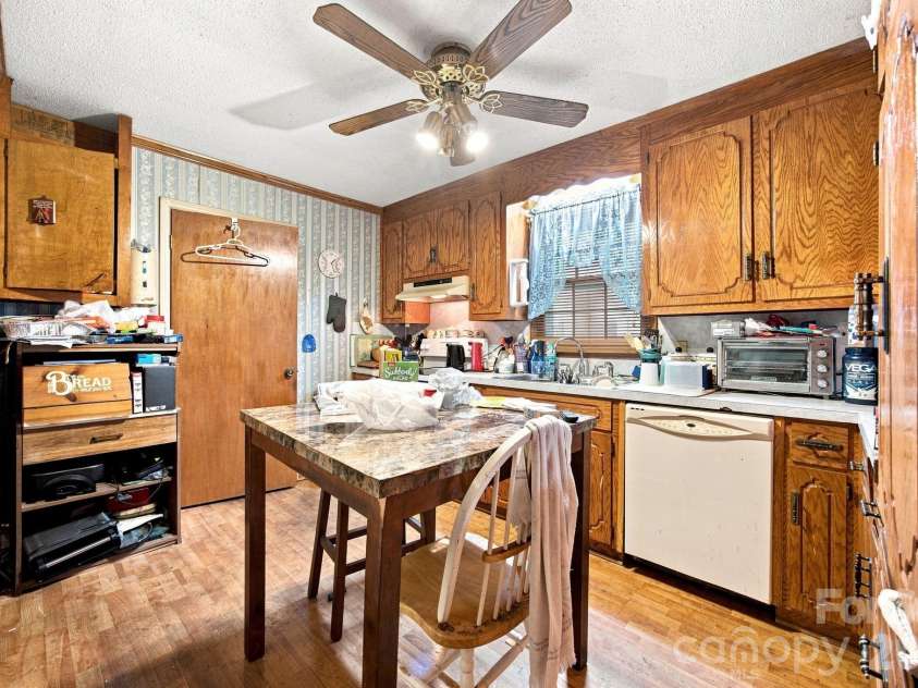 205 Pine Court, China Grove, NC 28023.  MLS# CAR4419536, YatesRealty ID 47698. Kitchen