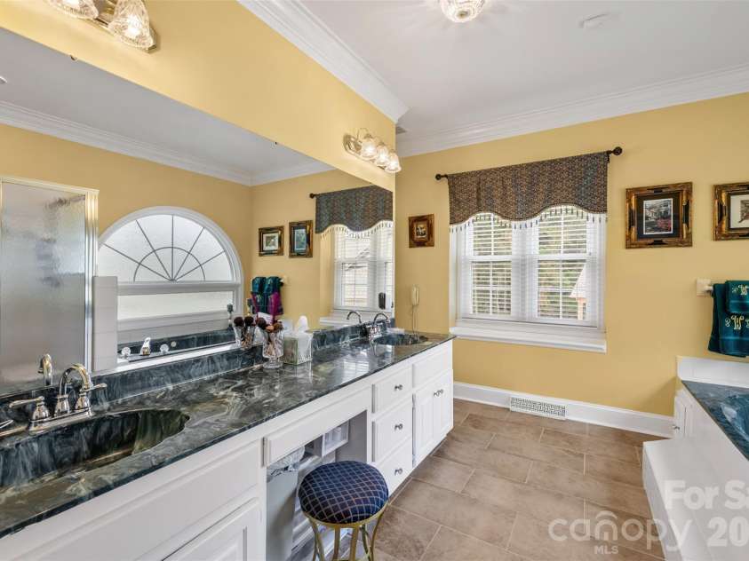 1551 Farrow Drive, Rock Hill, SC 29732.  MLS# CAR4419023, YatesRealty ID 47699. Primary Bath