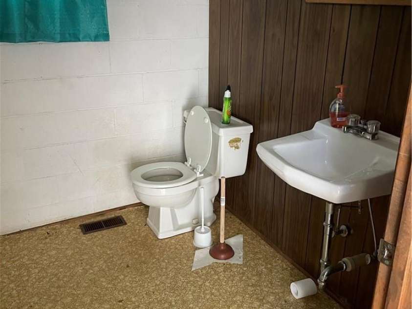 3391 Briarwood Drive, Maiden, NC 28650.  MLS# CAR3940469, YatesRealty ID 477. 