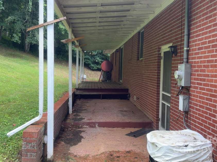 456 Duck Branch, Bakersville, NC 28705.  MLS# CAR4285904, YatesRealty ID 477. 