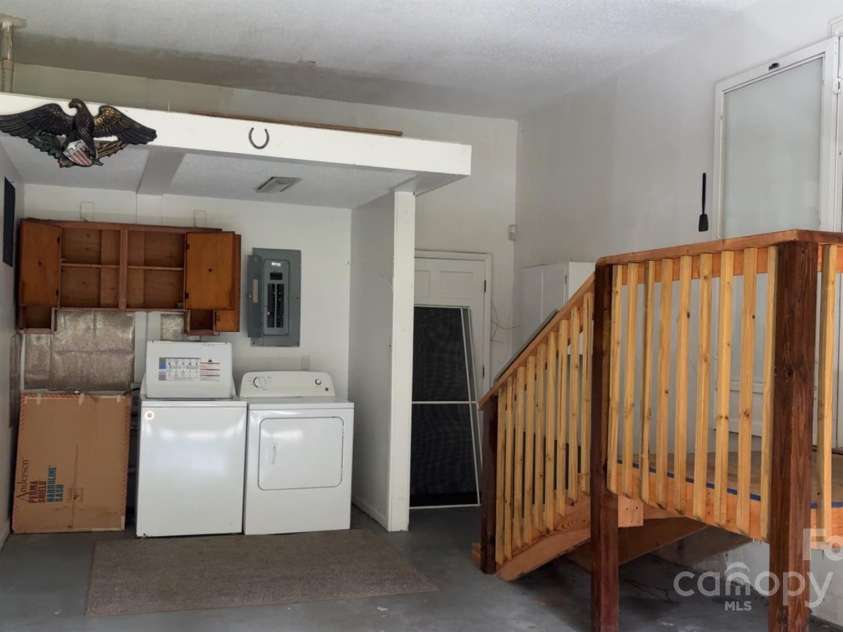 456 Duck Branch, Bakersville, NC 28705.  MLS# CAR4285904, YatesRealty ID 477. 