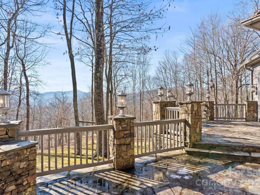 1676 Valle Cay Drive, Vilas, NC 28692.  MLS# CAR4227126, YatesRealty ID 4770. 