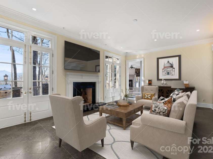 1676 Valle Cay Drive, Vilas, NC 28692.  MLS# CAR4227126, YatesRealty ID 4770. Main level Family room