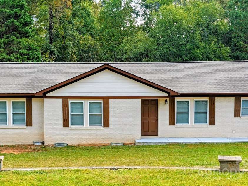 3220 Jonesberry Road, Matthews, NC 28105.  MLS# CAR4310603, YatesRealty ID 4770. 