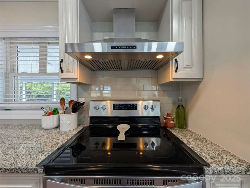 3220 Jonesberry Road, Matthews, NC 28105.  MLS# CAR4310603, YatesRealty ID 4770. 