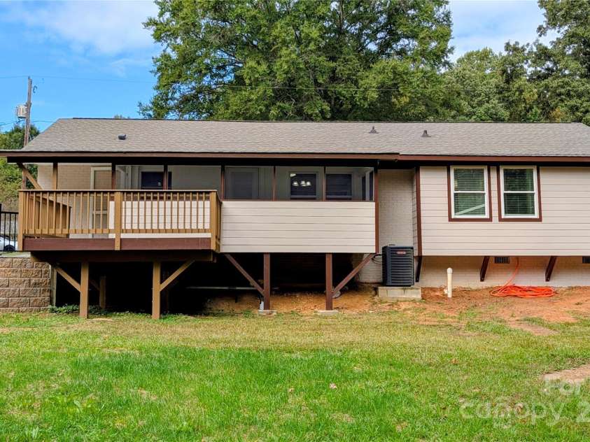 3220 Jonesberry Road, Matthews, NC 28105.  MLS# CAR4310603, YatesRealty ID 4770. 