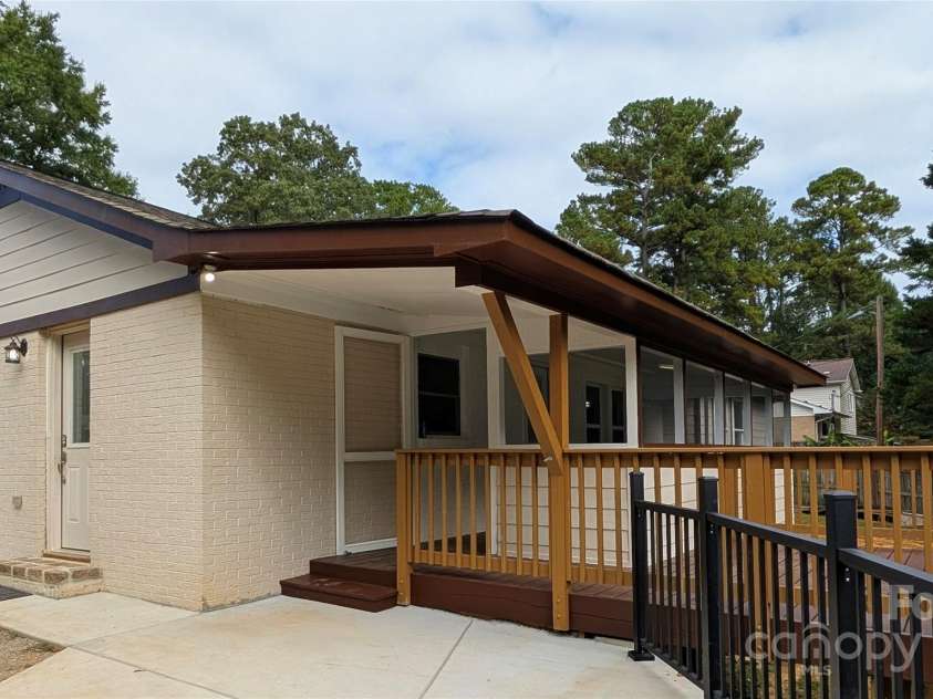 3220 Jonesberry Road, Matthews, NC 28105.  MLS# CAR4310603, YatesRealty ID 4770. 