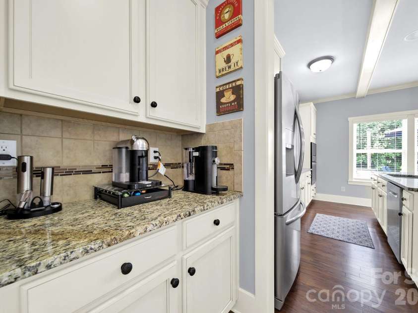 2180 Bluebell Way, Tega Cay, SC 29708.  MLS# CAR4416643, YatesRealty ID 47701. Butlers Pantry