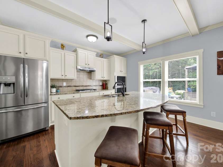 2180 Bluebell Way, Tega Cay, SC 29708.  MLS# CAR4416643, YatesRealty ID 47701. Kitchen