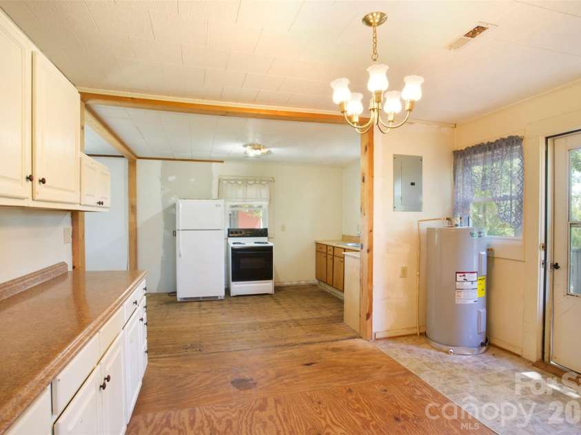 1002 Tanner Road, Rutherfordton, NC 28139.  MLS# CAR4418687, YatesRealty ID 47703. Open living space