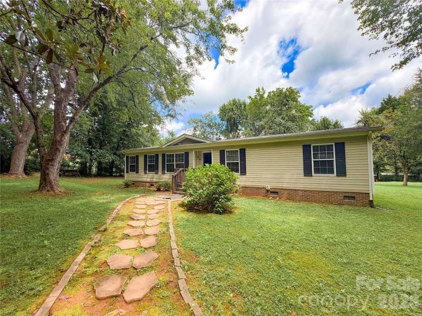 3556 Oakwood Avenue, Claremont, NC 28610.  MLS# CAR4419484, YatesRealty ID 47704. 
