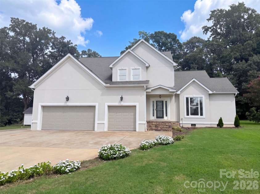 142 Bain Lane, Mooresville, NC 28117.  MLS# CAR4419563, YatesRealty ID 47705. 