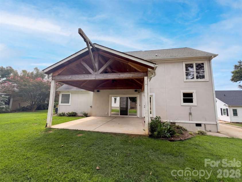 142 Bain Lane, Mooresville, NC 28117.  MLS# CAR4419563, YatesRealty ID 47705. 
