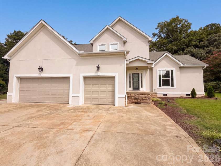 142 Bain Lane, Mooresville, NC 28117.  MLS# CAR4419563, YatesRealty ID 47705. 