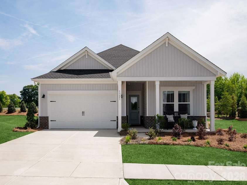 323 Pantego Place, Salisbury, NC 28144.  MLS# CAR4416957, YatesRealty ID 47707. 