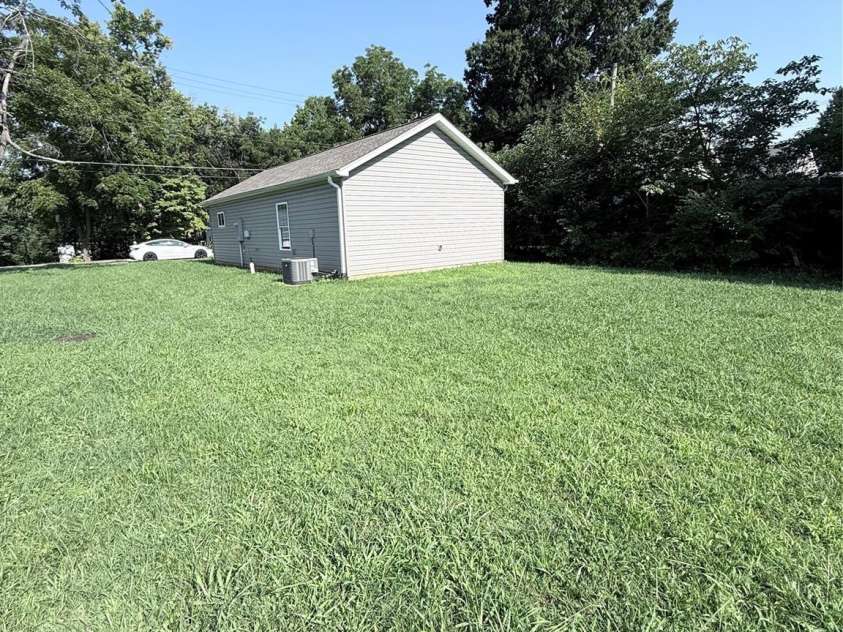 47 14th Street, Hickory, NC 28602.  MLS# CAR4417930, YatesRealty ID 47708. 