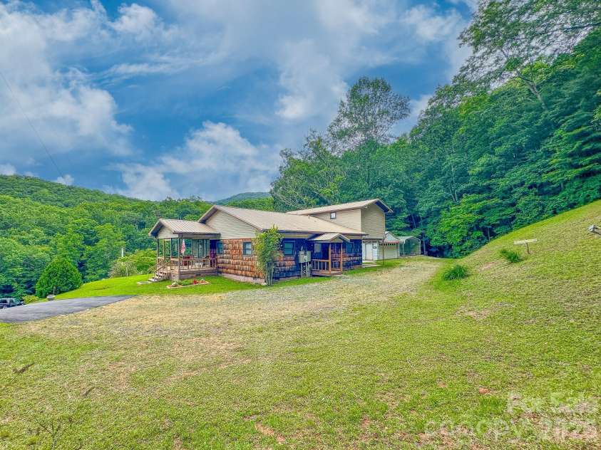 82 Trout Haven Lane, Balsam Grove, NC 28708.  MLS# CAR4408892, YatesRealty ID 47709. 
