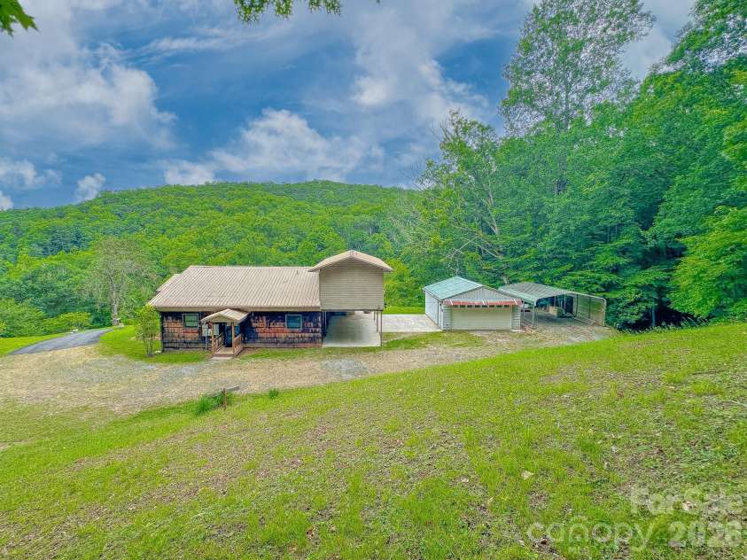 82 Trout Haven Lane, Balsam Grove, NC 28708.  MLS# CAR4408892, YatesRealty ID 47709. 