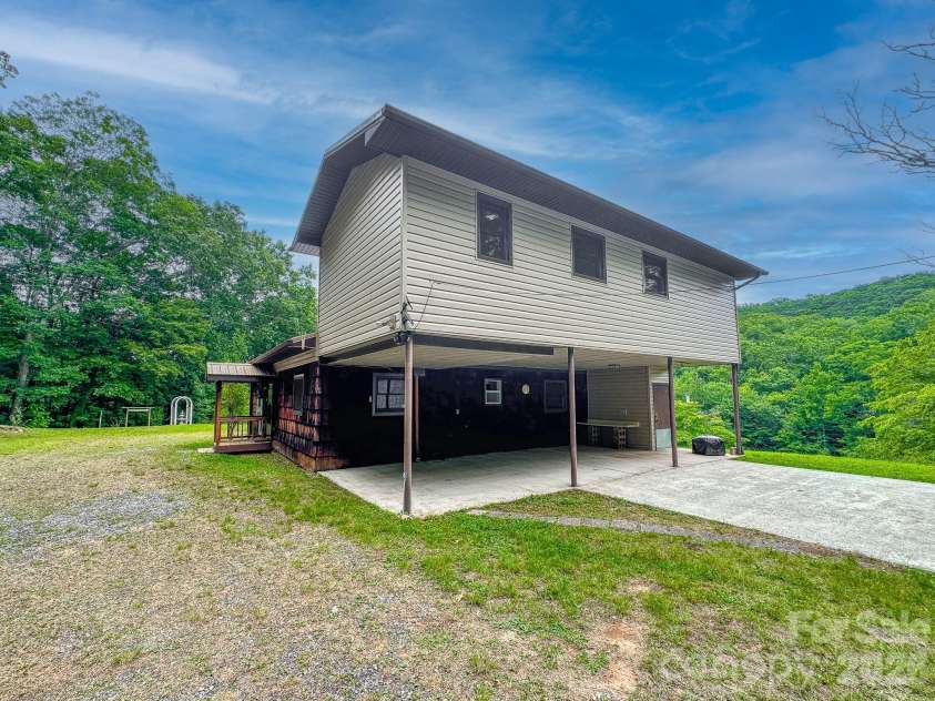 82 Trout Haven Lane, Balsam Grove, NC 28708.  MLS# CAR4408892, YatesRealty ID 47709. 