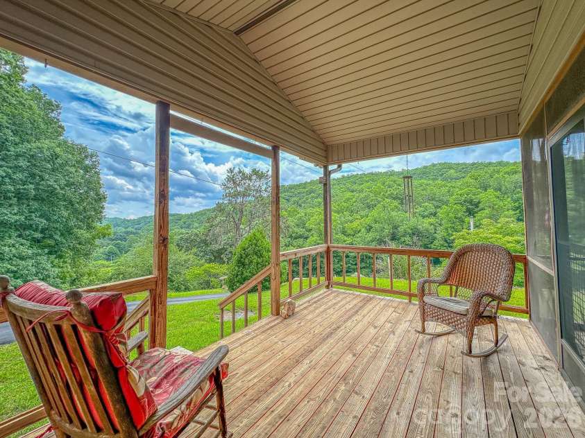 82 Trout Haven Lane, Balsam Grove, NC 28708.  MLS# CAR4408892, YatesRealty ID 47709. 